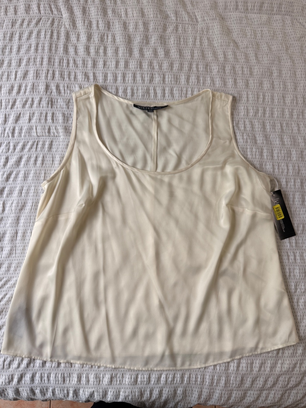 Kasper Cream Scoop Neck Sleeveless Blouse